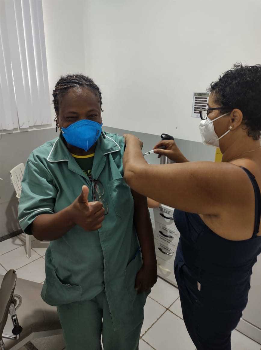 Camacã: Prefeitura começou a vacinar idosos contra o Covid-19